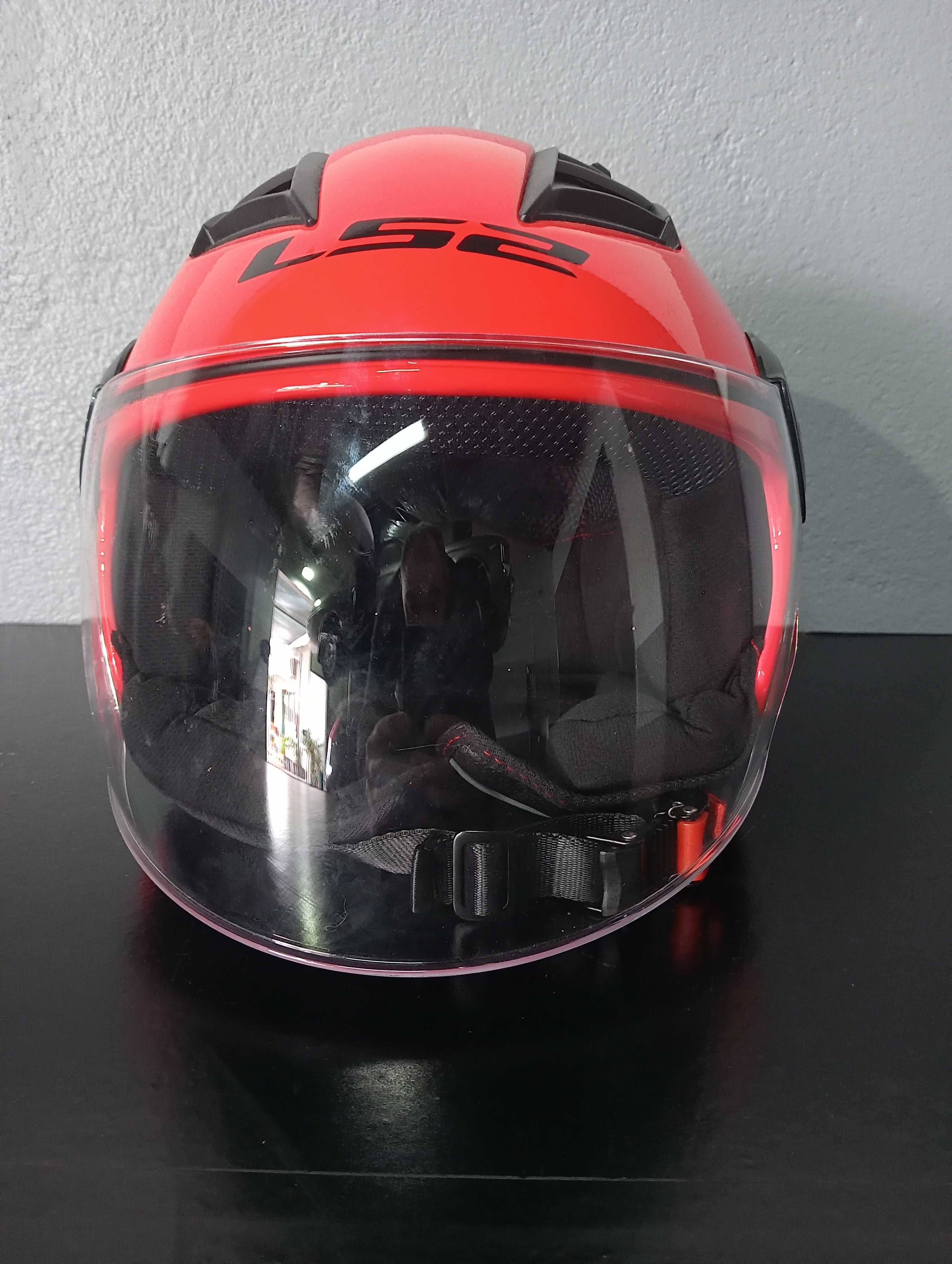 capacete de motociclo