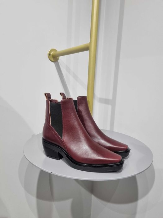 Чоботи жіночі (козаки)