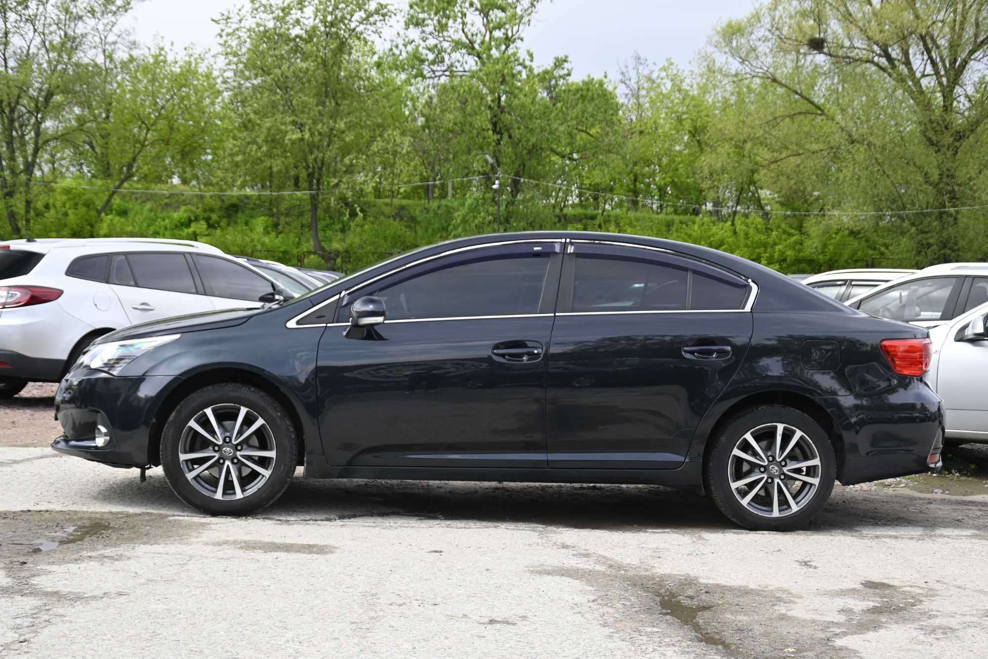 Toyota Avensis 2012