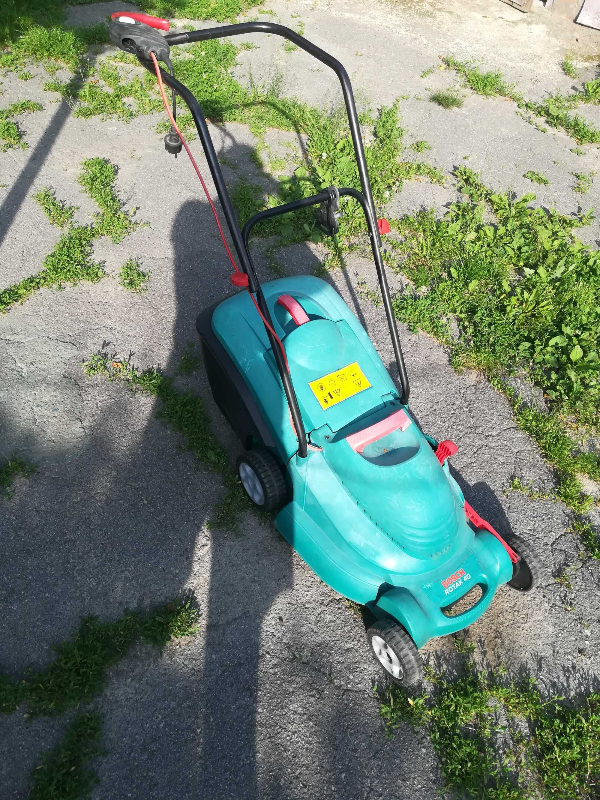 Газонокосарка електрична Bosch Rotac 40