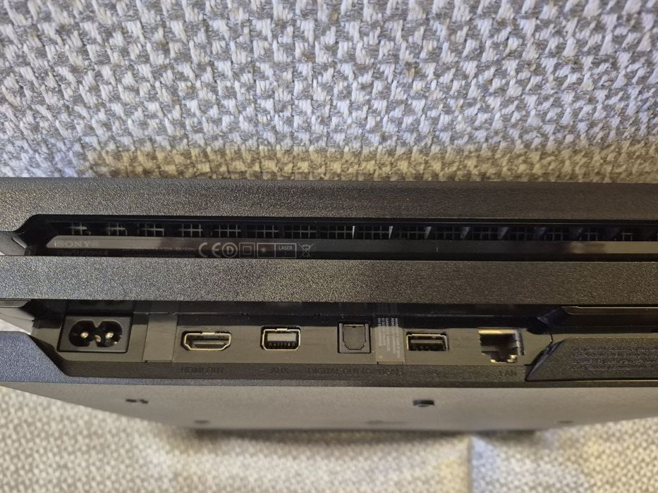 Playstation 4 pro 1 tb. Пс 4 про на 1 терабайт