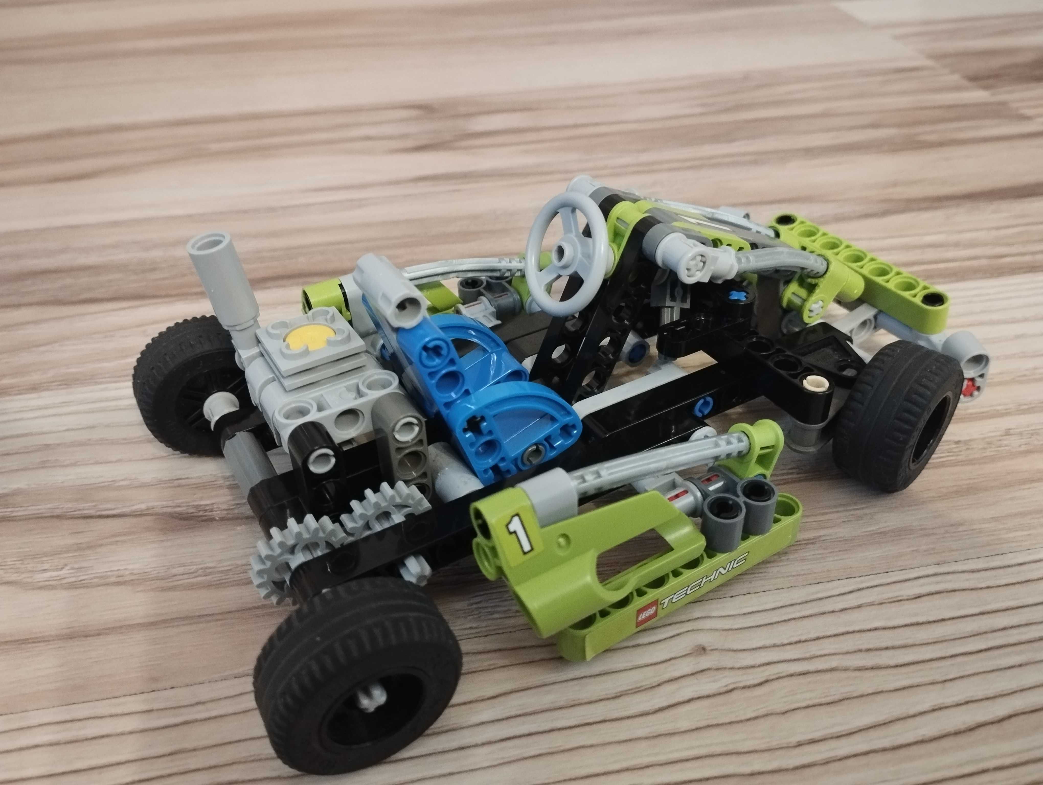 Lego Technic 8256 Gokart Pojazd Auto Wyścigowe Skrętne Koła