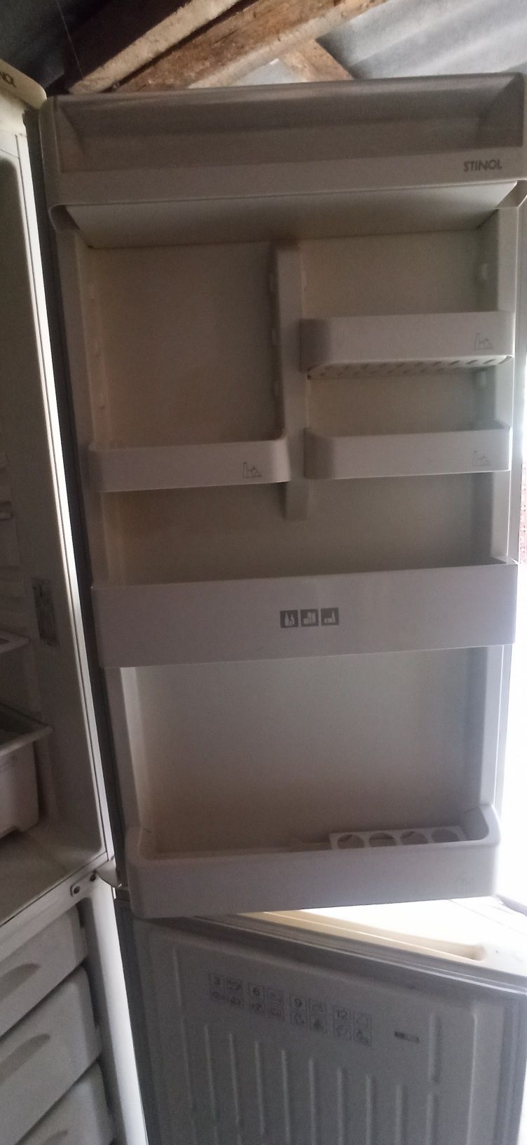 Холодильник Стинол , высота 203 см в хорошем рабочем состоянии