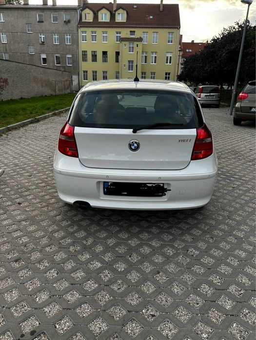 BMW seria 1 e81 2010 benzyna zadbane