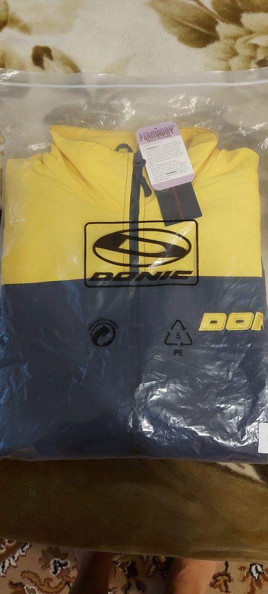 Продам спортивный костюм новый