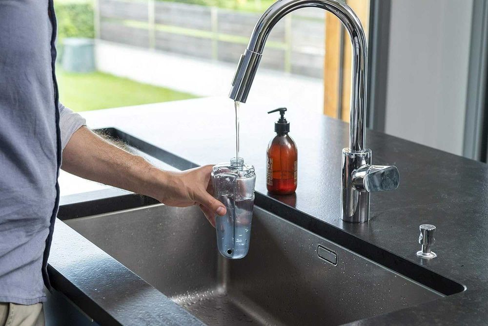 Парова швабра Black + Decker FSM1615 1300 Вт вкл 2 подушечки чищення