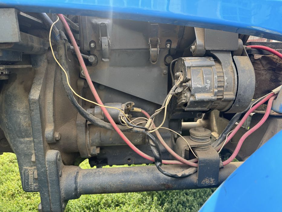 Продам трактор ХТЗ-3510, є навісне плуг, культиватор, косарка, граблі