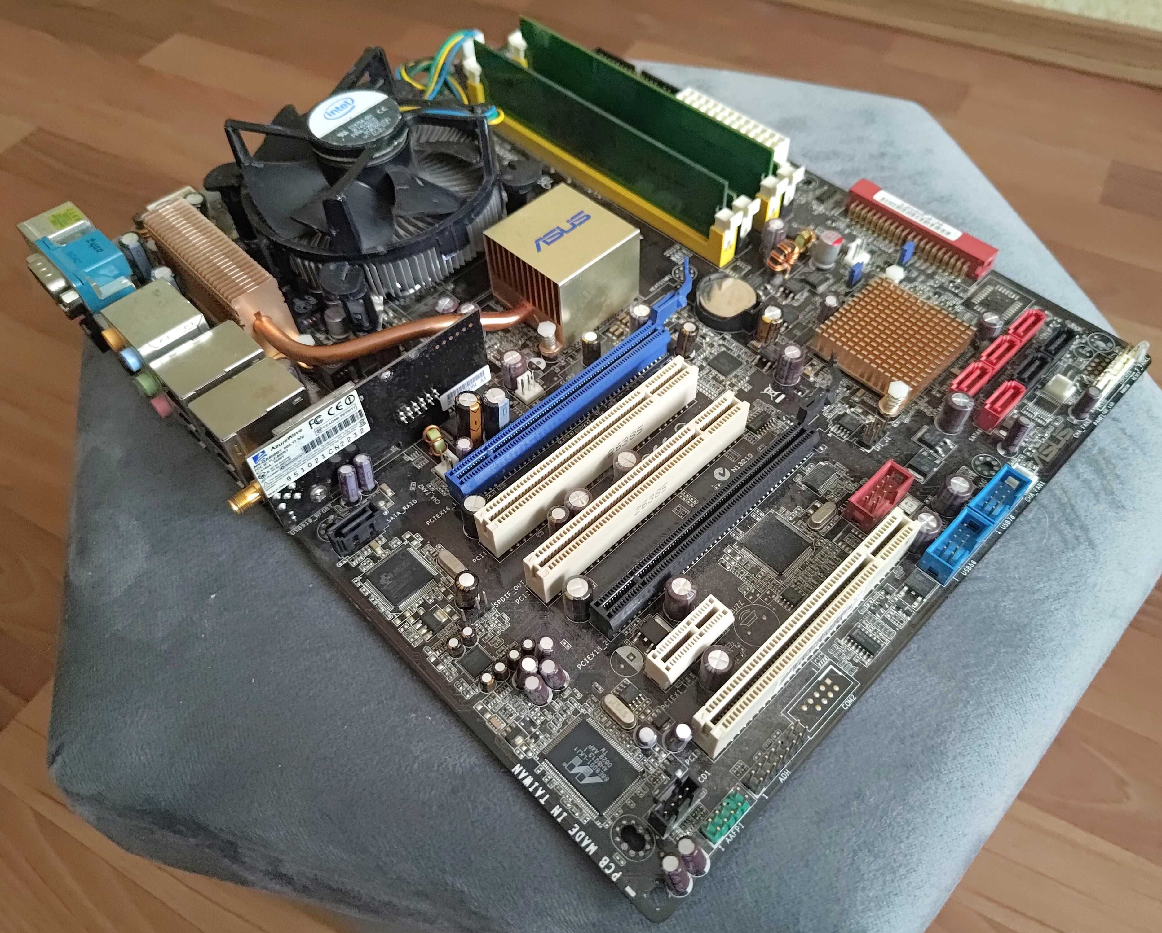 Материнська плата ASUS P5B DELUXE/Core 2Duo E8500/ddr2 4Gb/WI-FI