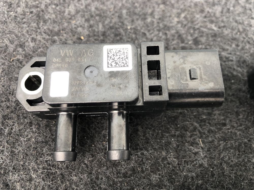 Датчик тиску  вихлопних газів VAG 04L906051