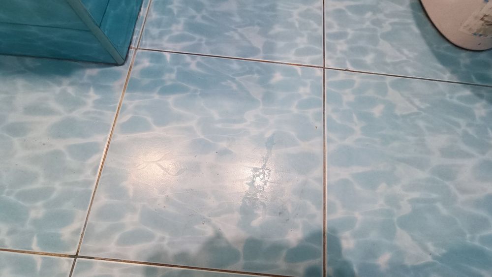 Продам плитку напольную