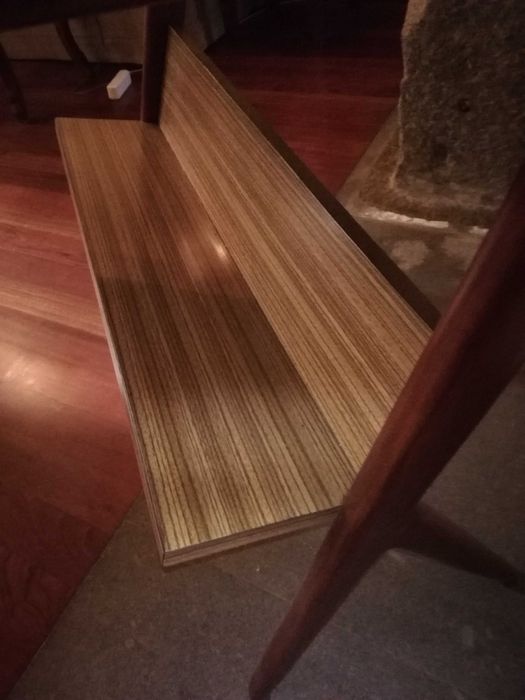 Mesa anos 50/60, de utilização variada