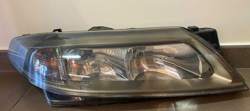 Farol Laguna II, frente direito, Xenon