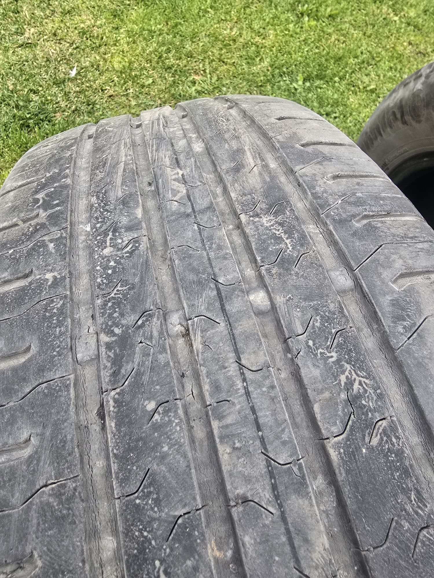 Резина (літо) Continental R 17  215×60 H 96