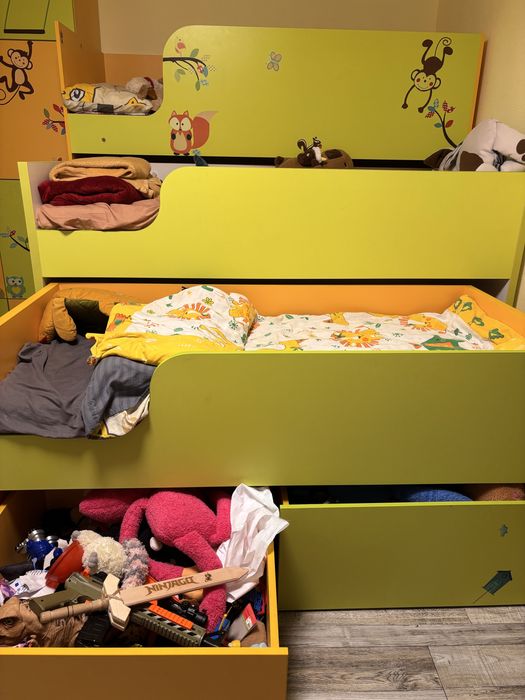 Ліжко - комод для трьох дітей