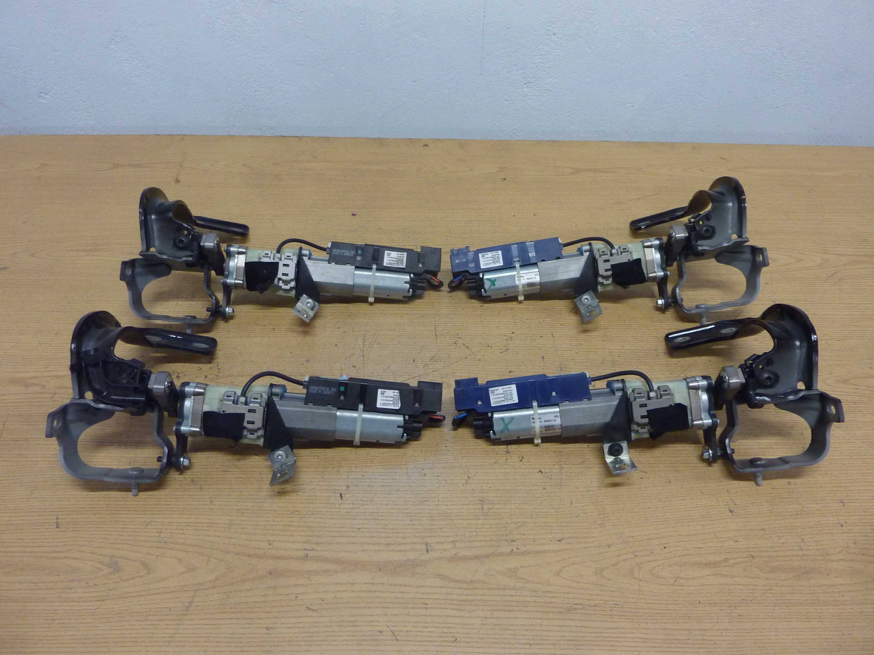 AUDI Q5 8R lift SIŁOWNIKI KLAPY ELEKTRYCZNEJ komplet 8R0.827851/852