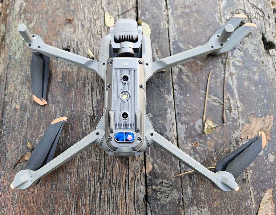 Квадрокоптер с комплектом  DJI air 2s в идеале