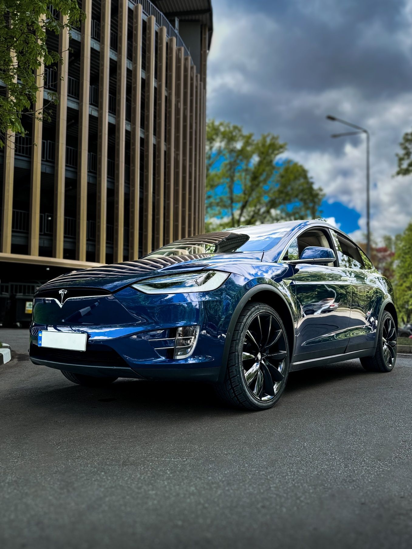 Tesla model x 90