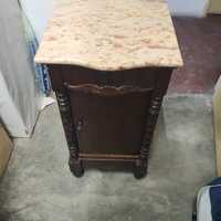 Mesa de Cabeceira Antiga com Tampo em Mármore