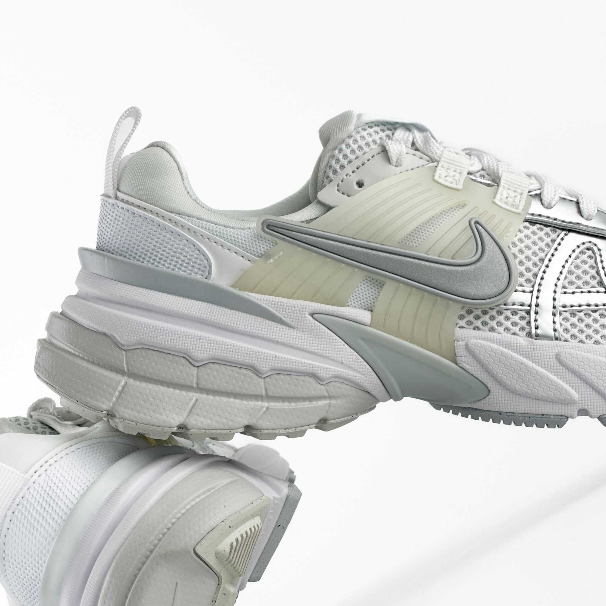 Жіночі Кросівки Nike V2K Run FD0736-104