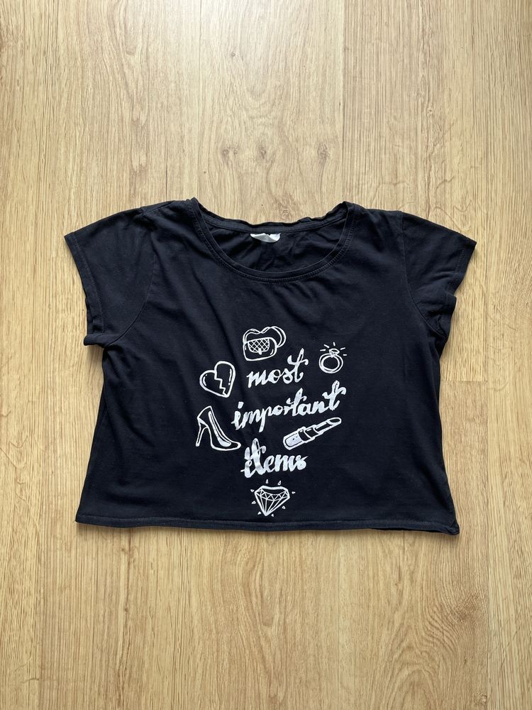 czarny crop top ..