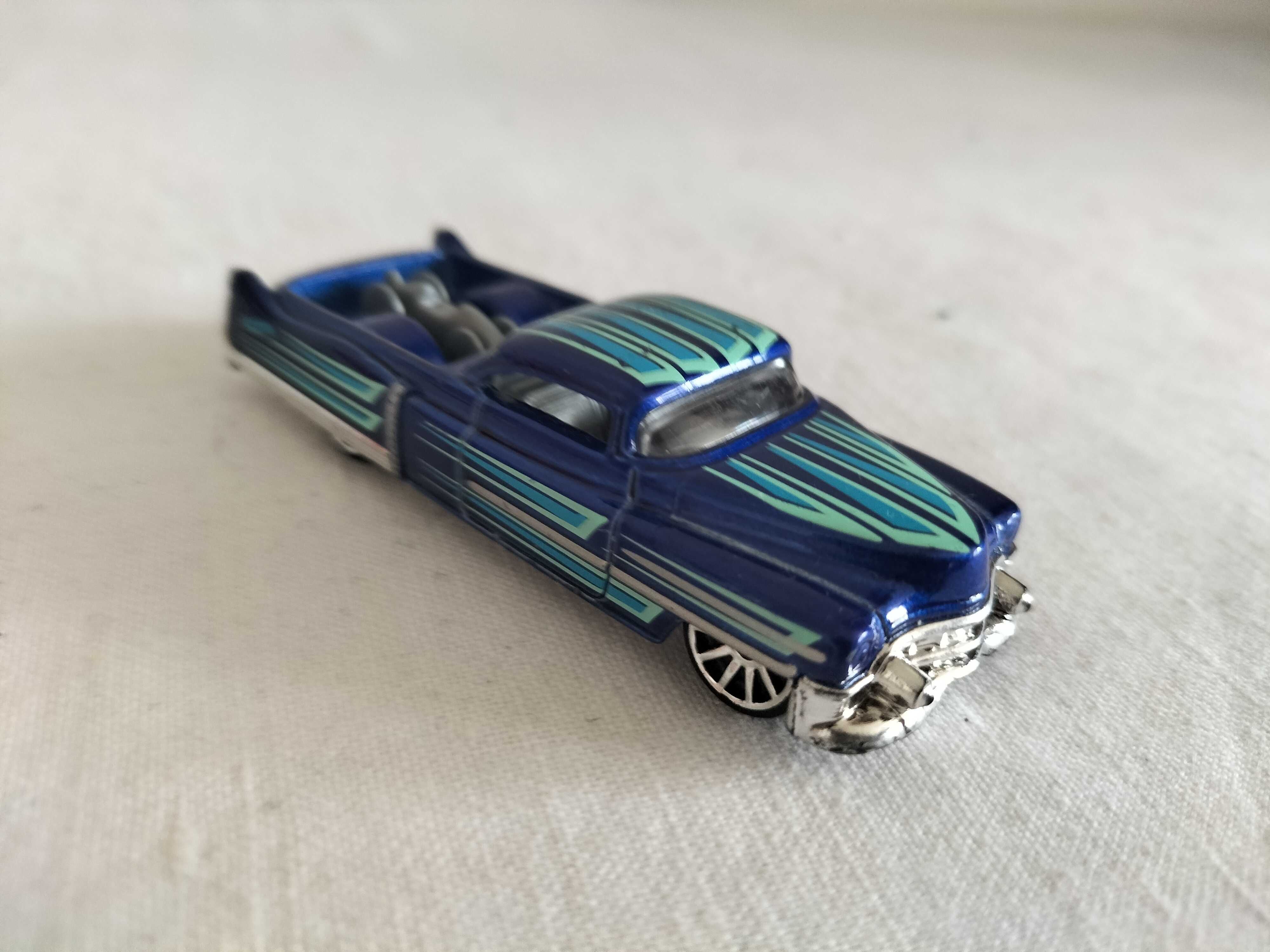 Hot Wheels 1:64 Custom Cadillac roku 2008