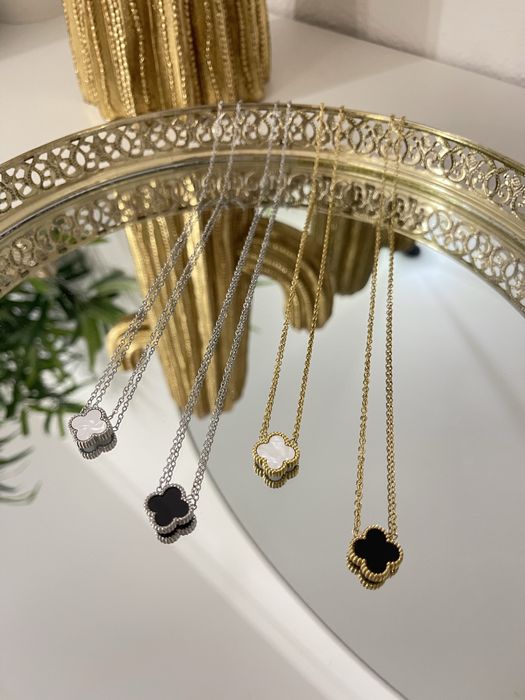 Colares brincos e pulseiras  TREVO