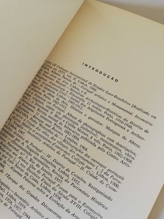 Catálogo da exposição Aspectos da Arquitectura Portuguesa, 1550 a 1950