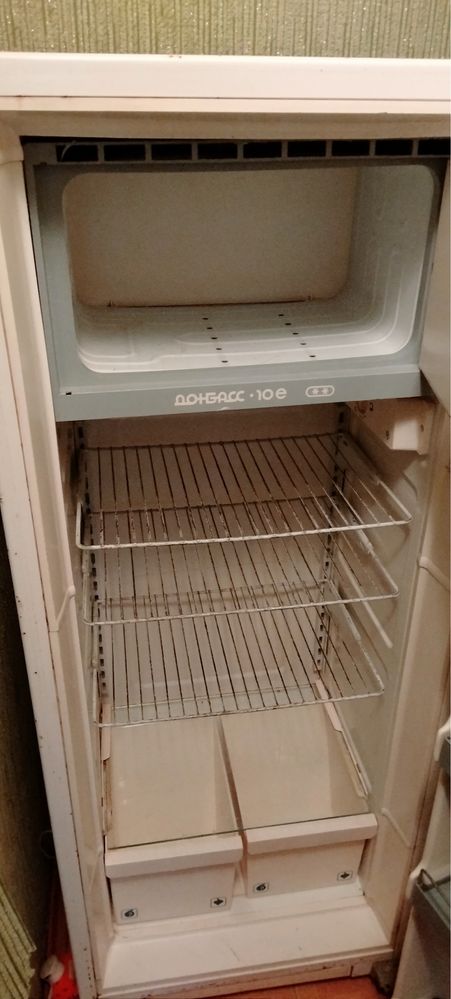 Холодильник Донбас в очень хорошем состоянии