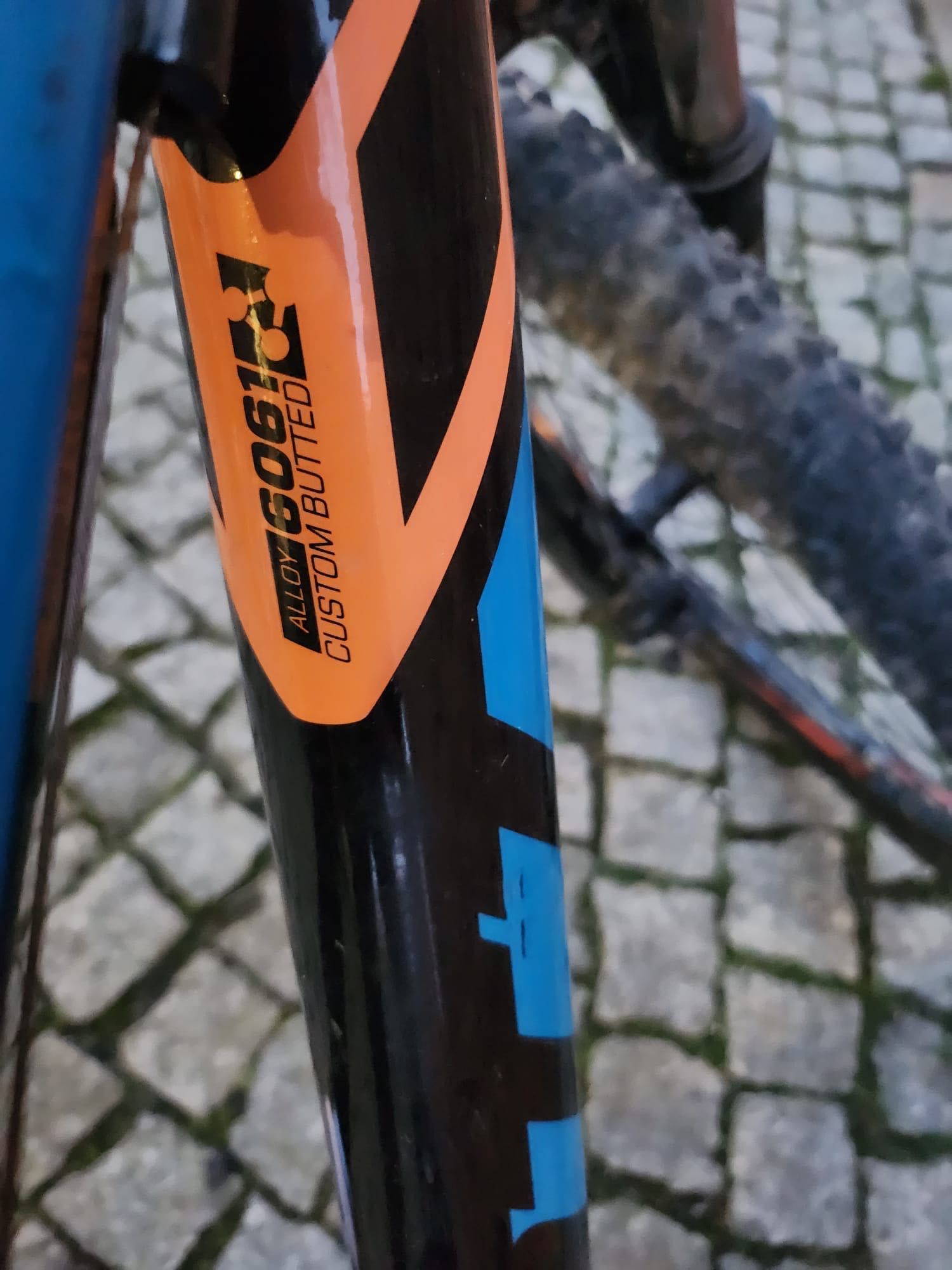 Rower scott +telefon realme 9i + airpords pro