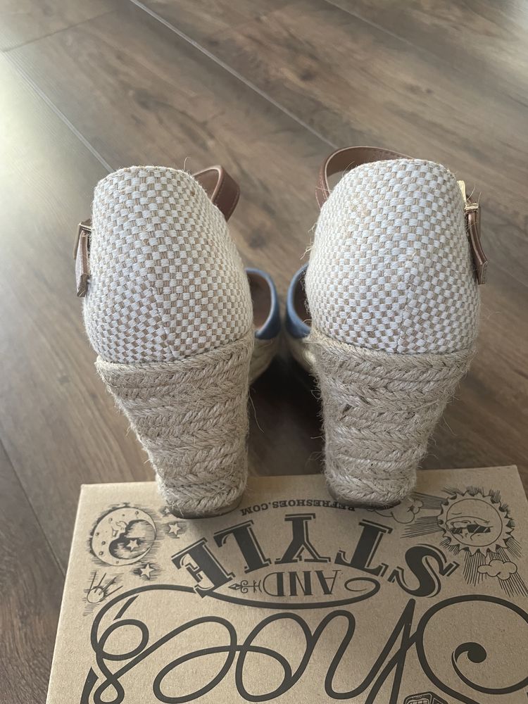 Niebieskie espadryle Refresh 39