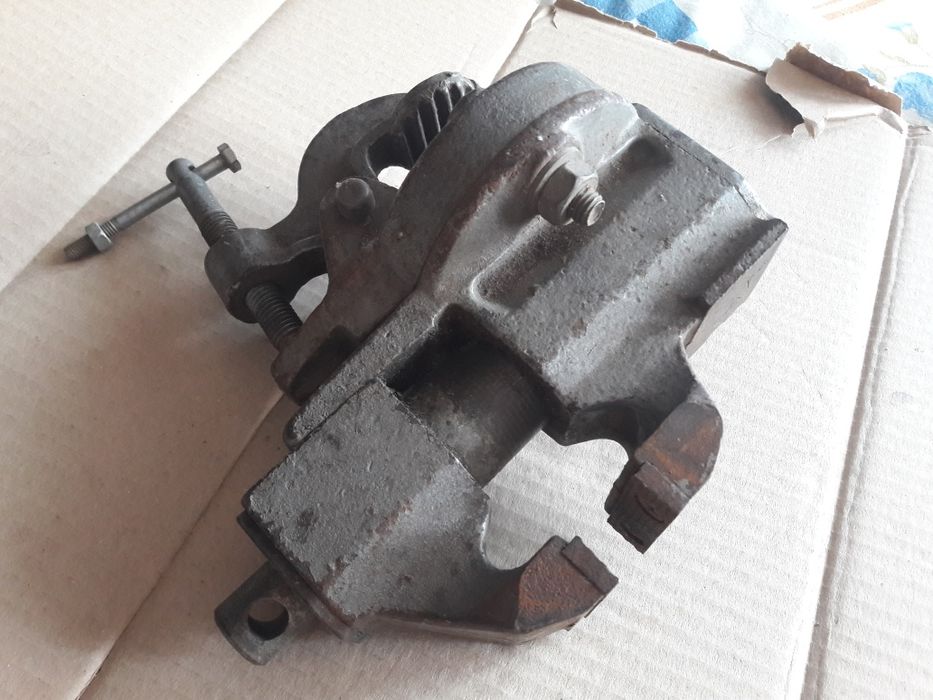 Тиски старые советские