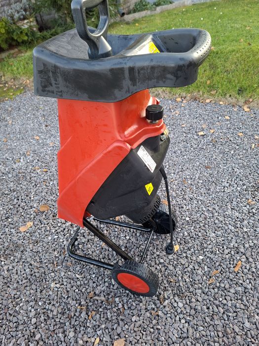 Rosdrabniacz do gałęzi elektryczny