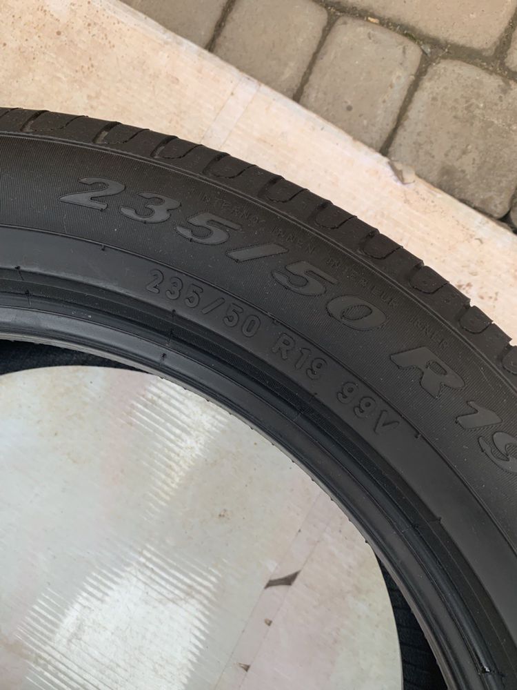 Продам пару летней резины Pirelli 235 50 19