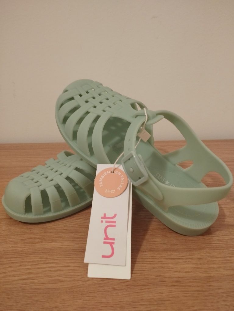 Sandálias Unit Shoes Novas - NR. 32