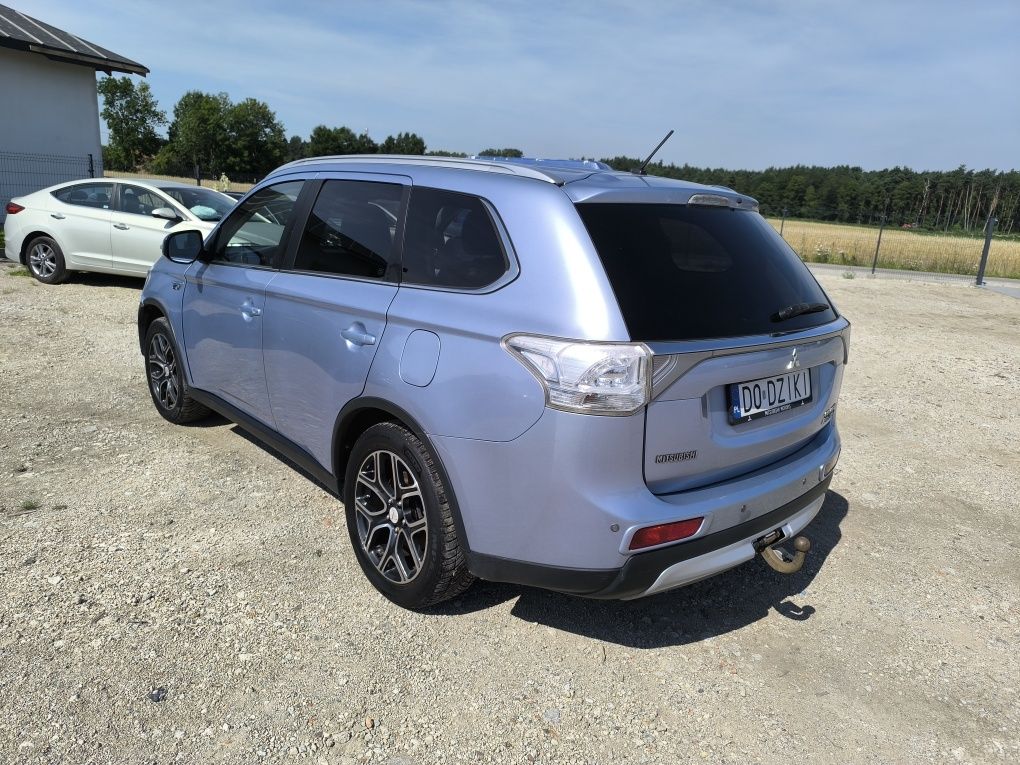 Mitsubishi Outlander 2.0 Plug IN lekko uszk okazja