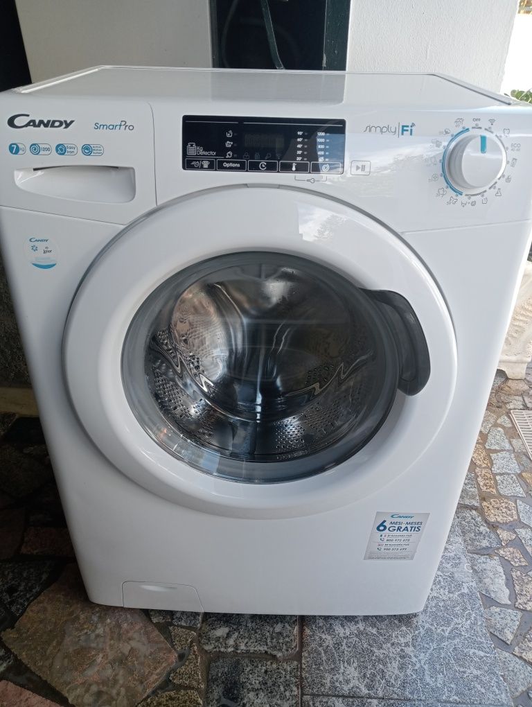 Máquina lavar roupa.