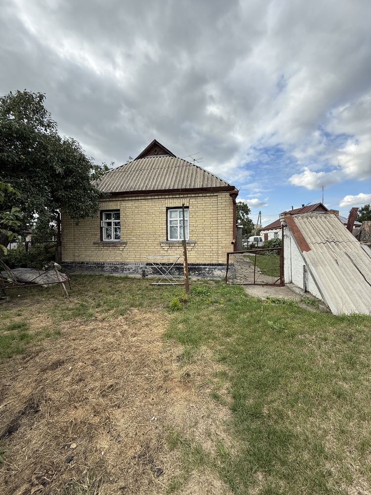 Гребінки. Будинок біля ставка. Продаж