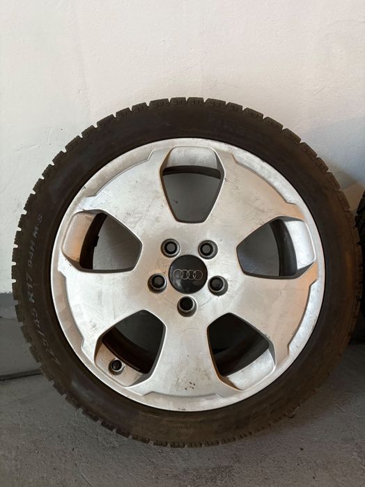Felgi Audi  17 z oponami zimowymi