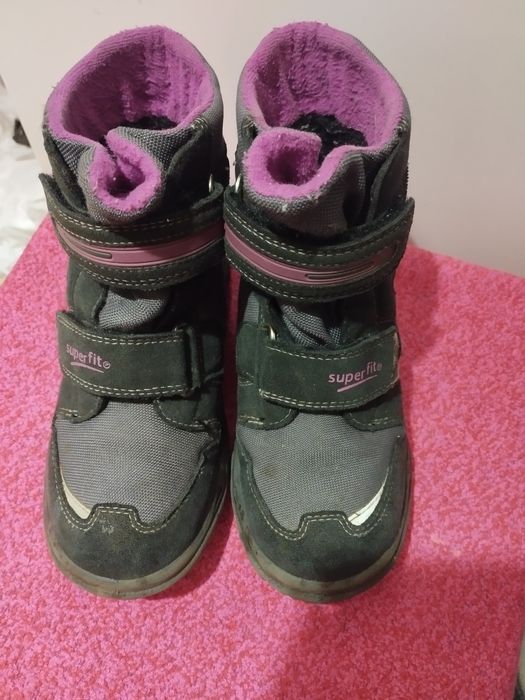 Продам черевики Superfit