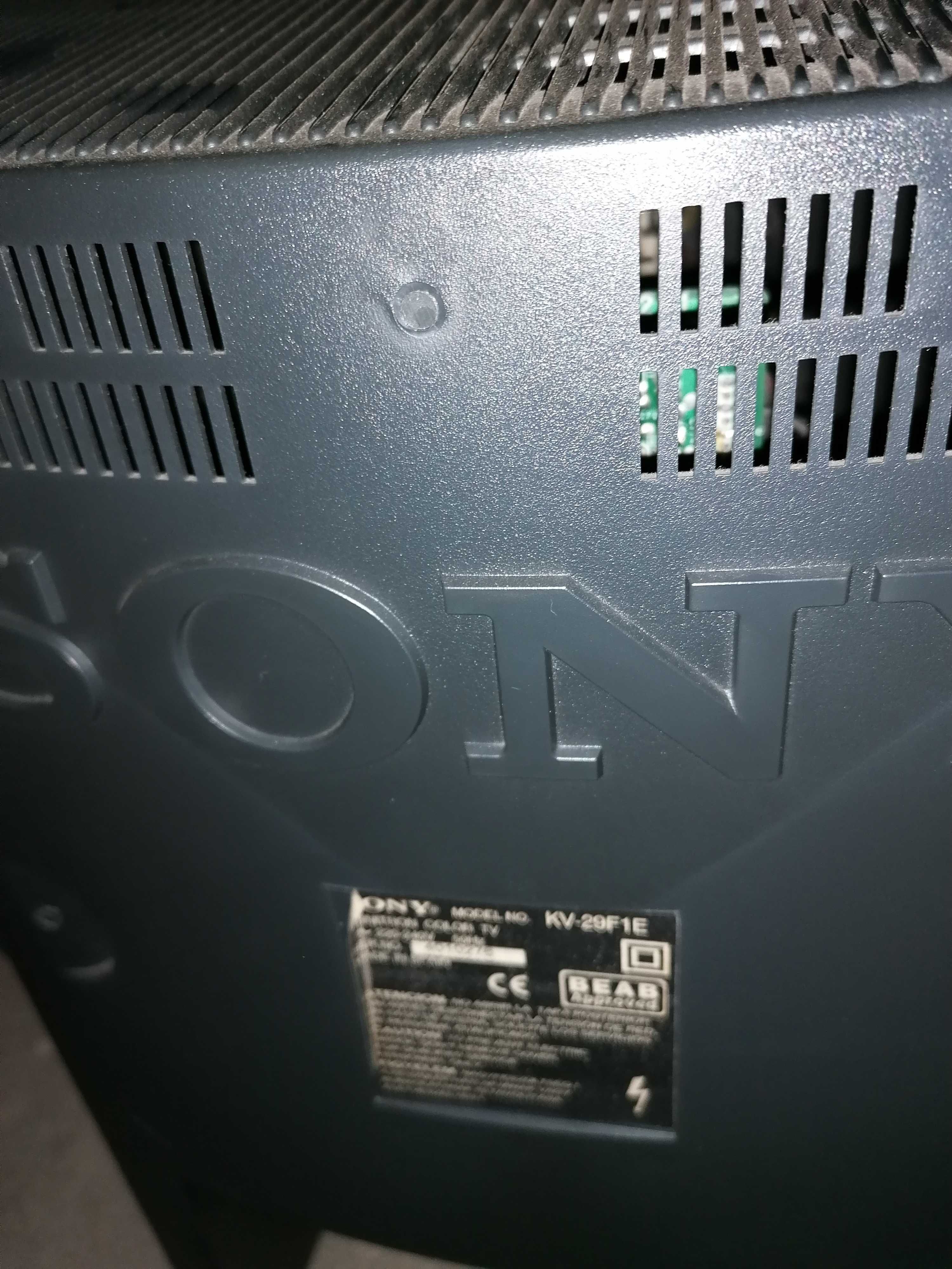 TV Sony retro excelente estado.