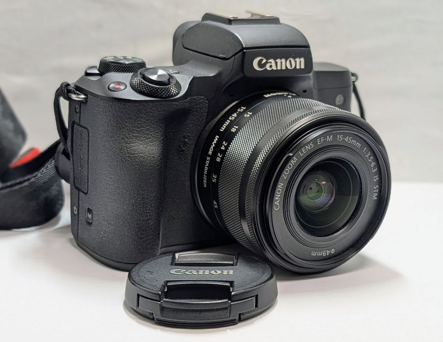 Продам фотоапарат Canon EOS M50 15-45mm, компакт