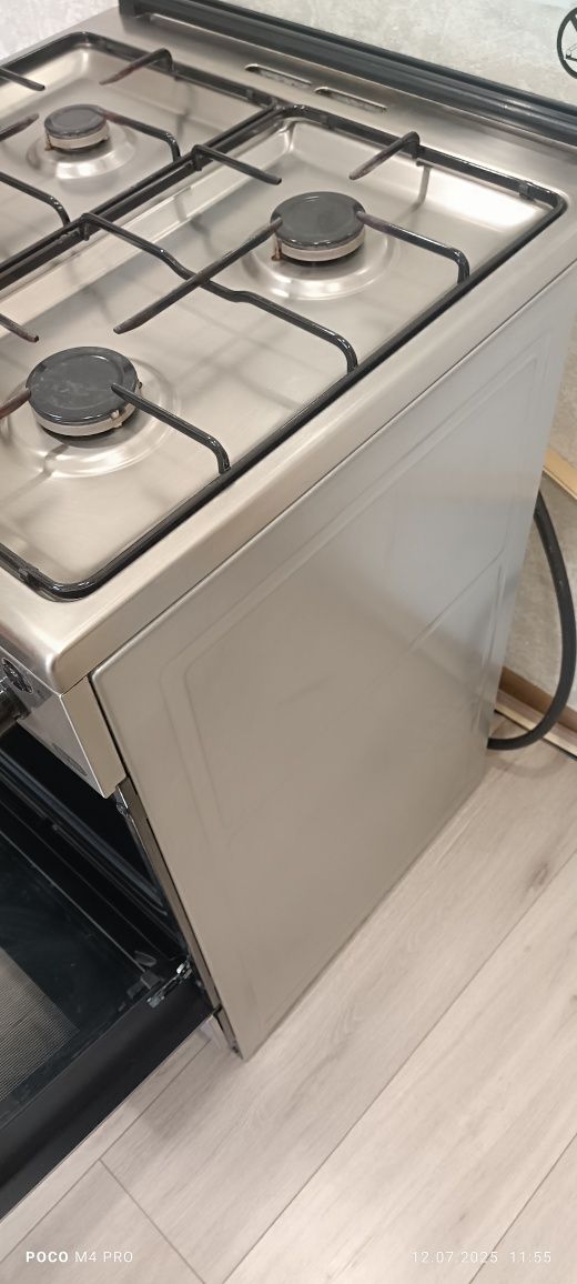 Продам газову плиту з духовкою фірми Zanussi в гарному стані.Самовивіз