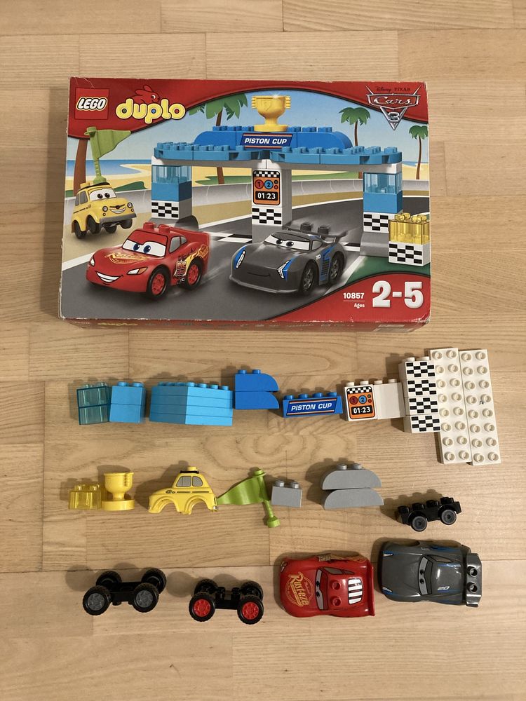 Lego Duplo 10857 wyścig o zloty tłok