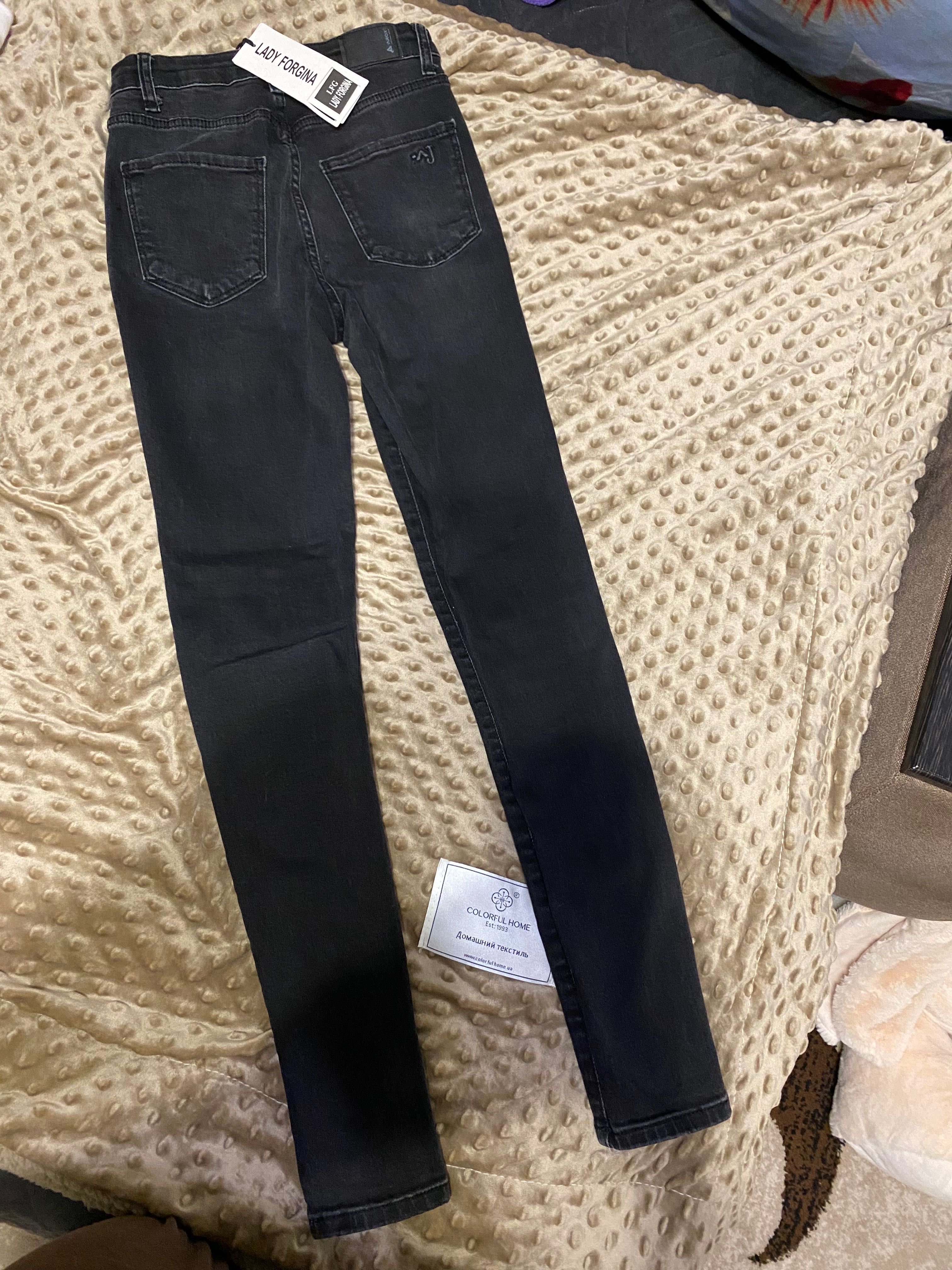 Продам джинси нові