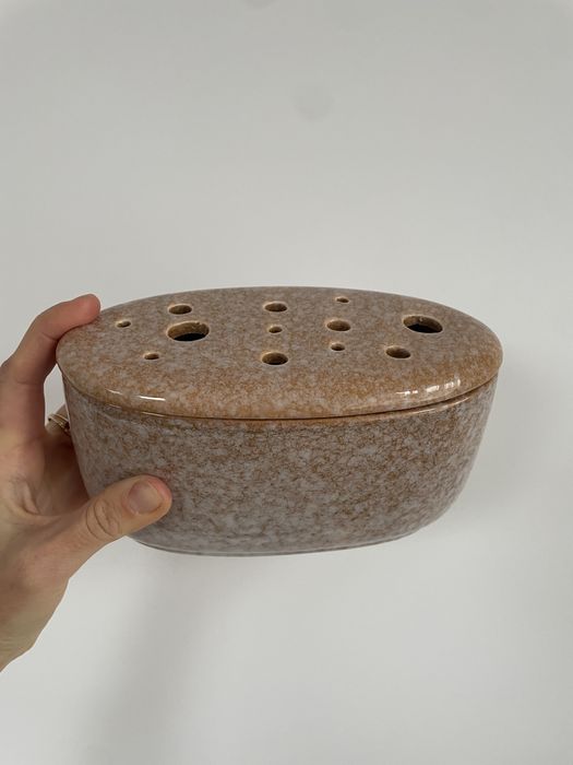 Wazon ceramiczny z dziurkami