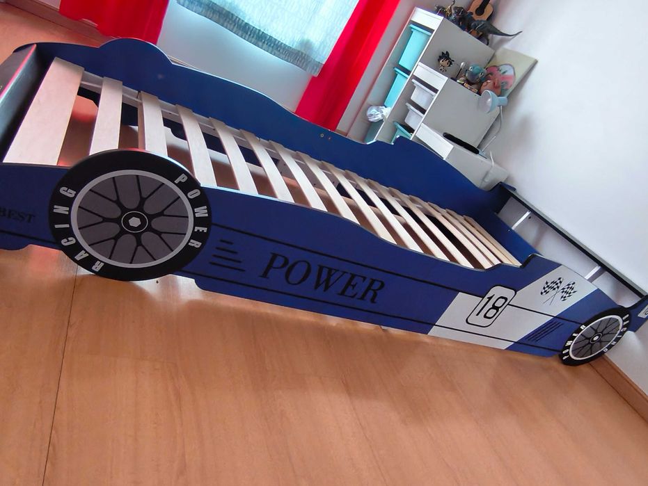 Cama carro menino