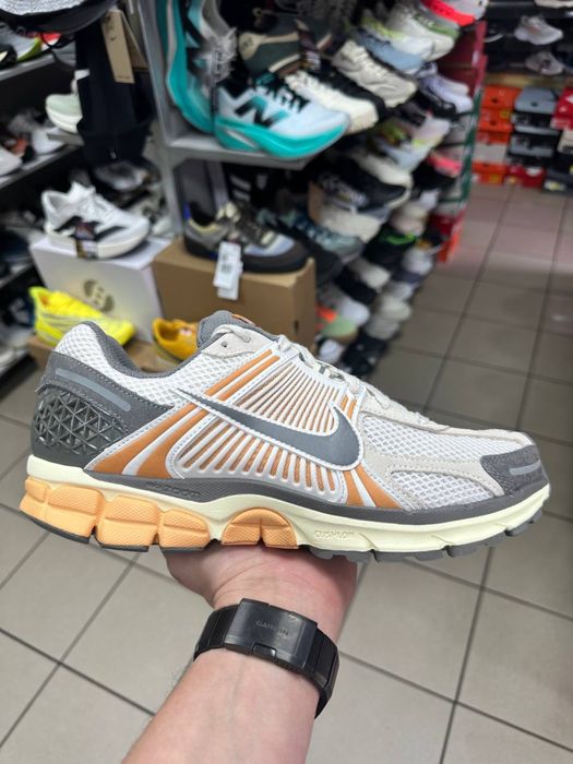 Кросівки Nike Zoom Vomero 5  ( РОЗМІР 45 )
