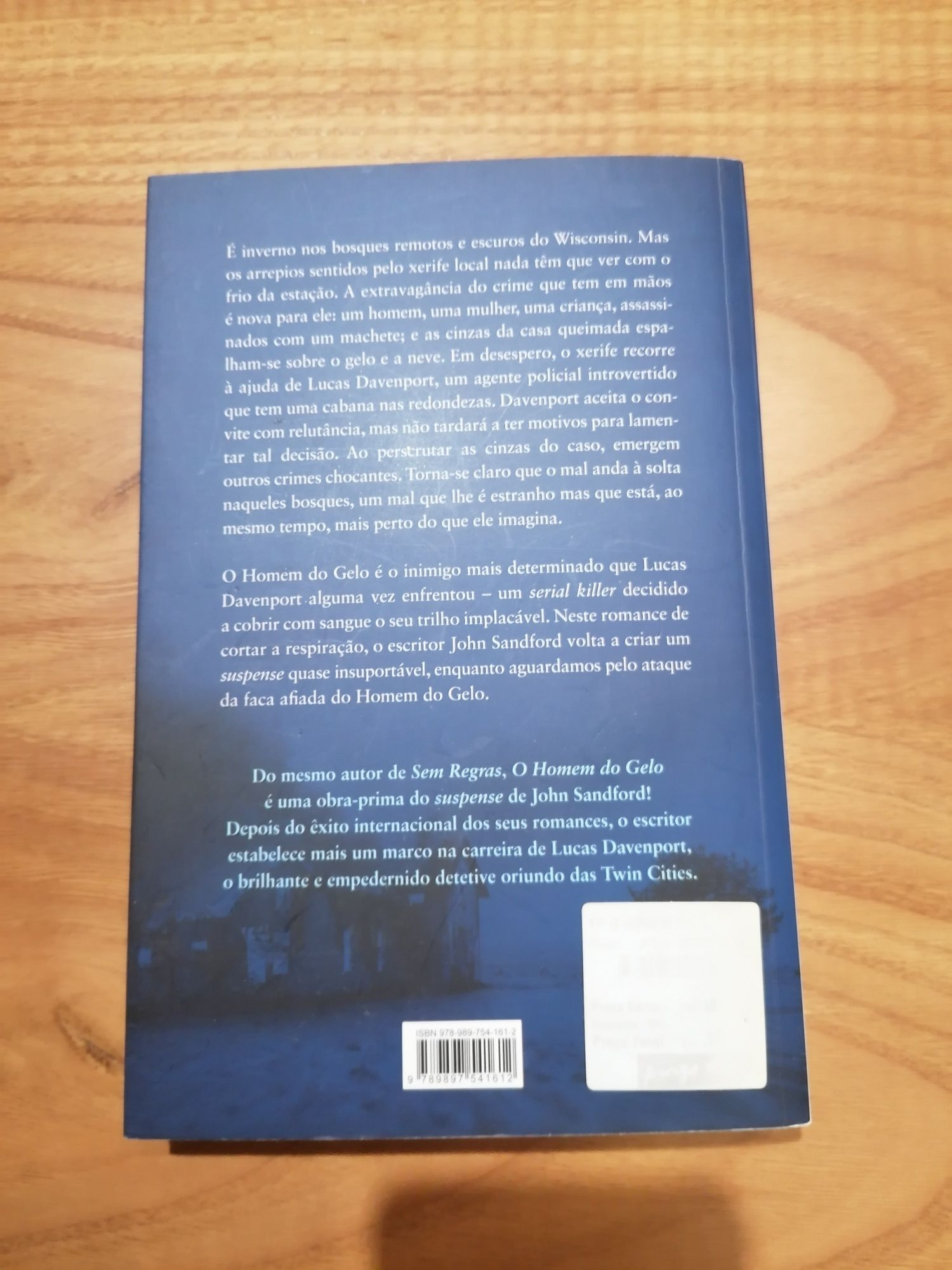Livros de suspense.
