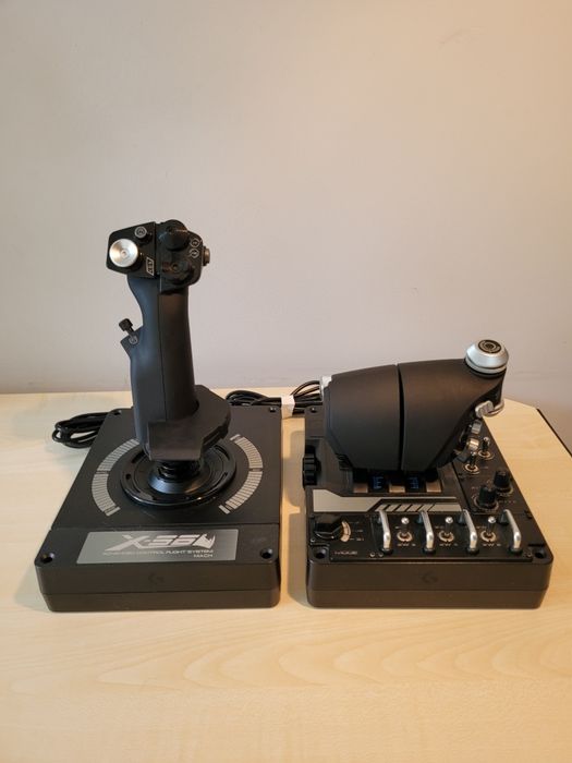 Przepustnica i drążek Logitech x56 hotas