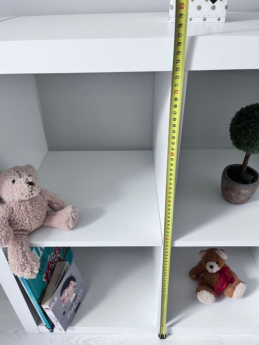 Regał biały kostkowy, komorowy. Cztery komory.